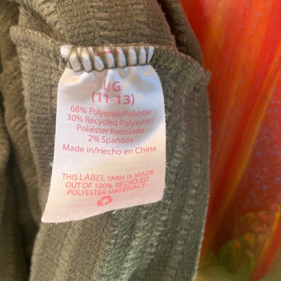 Mossy Sage Green 90s Feel Top - Picture 9 of 9